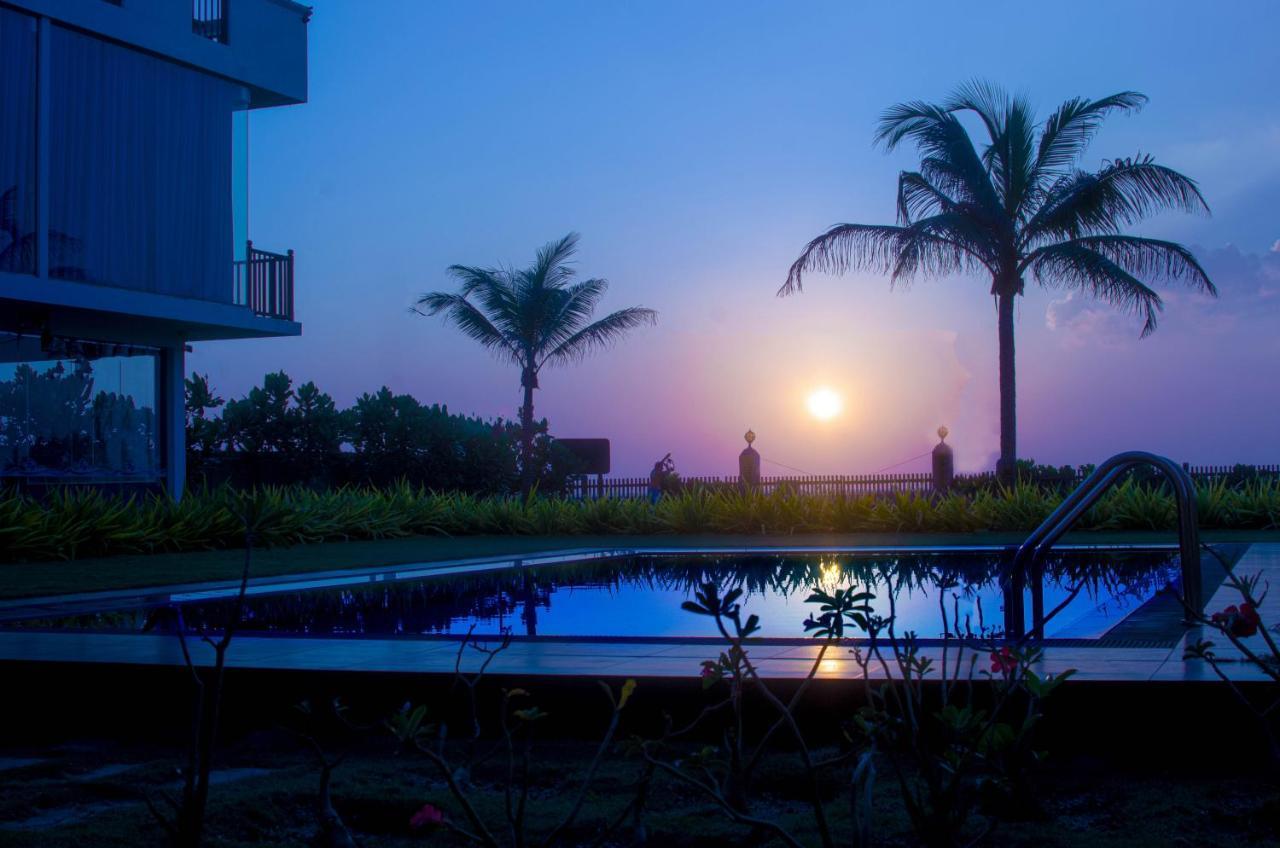 Calypso Sunset Iranawila Exterior foto