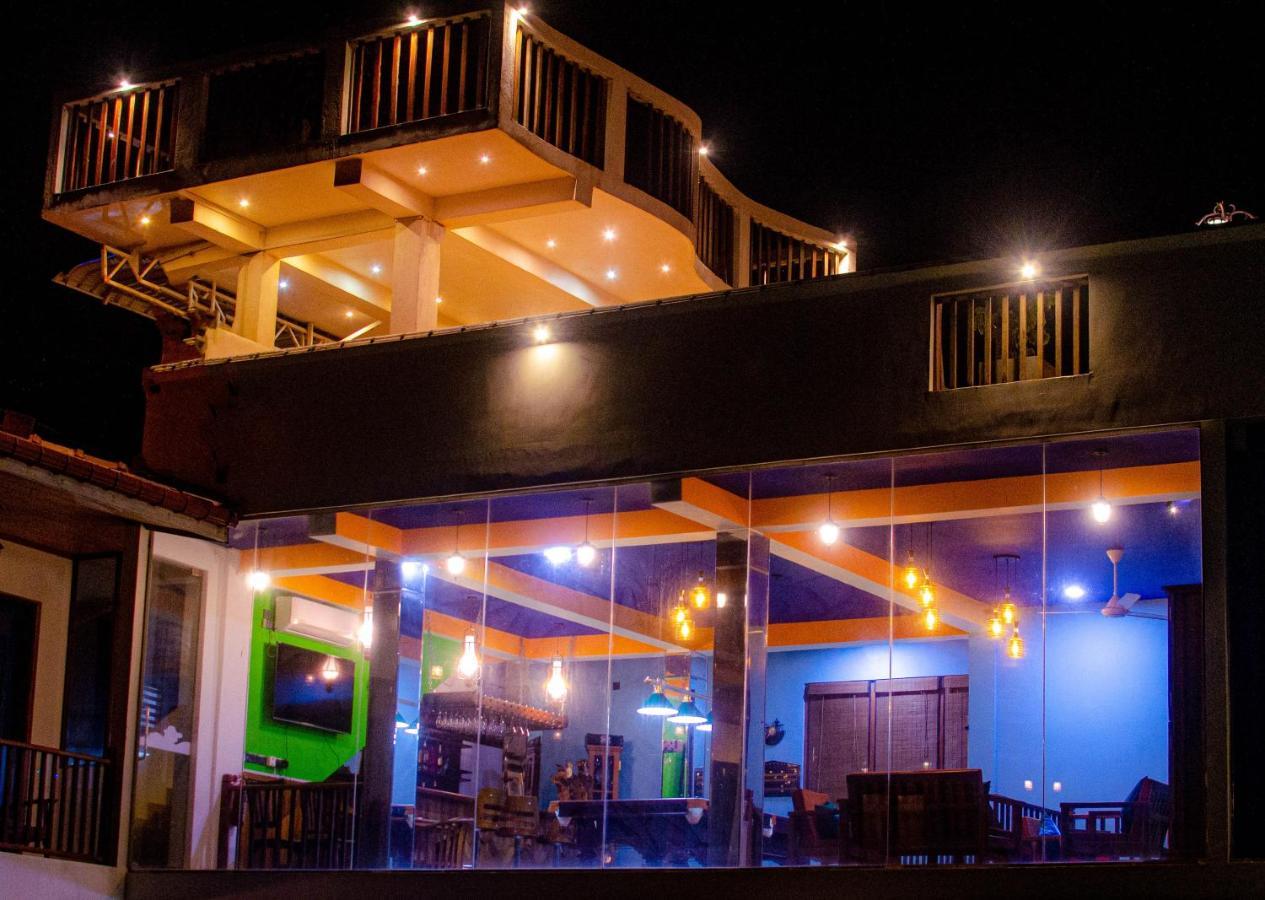 Calypso Sunset Iranawila Exterior foto