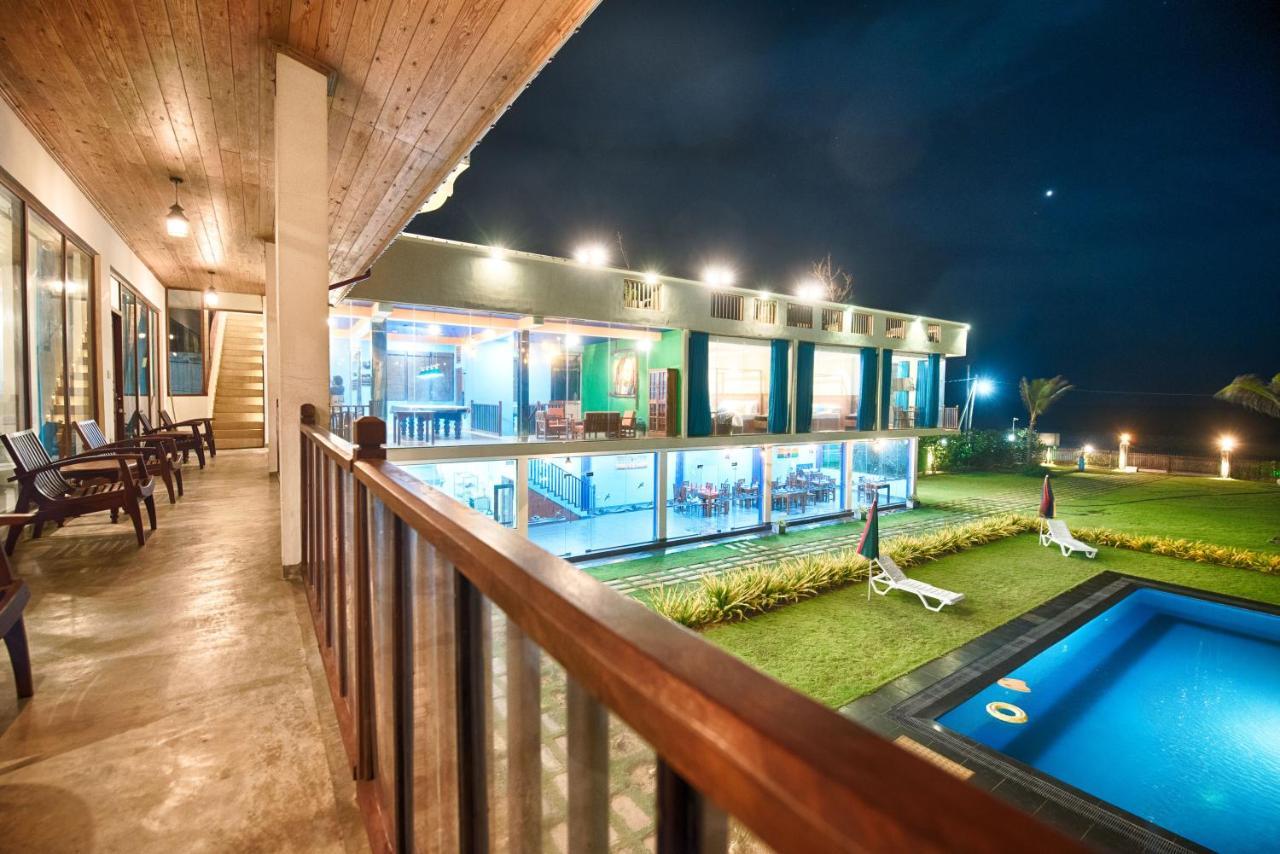 Calypso Sunset Iranawila Exterior foto